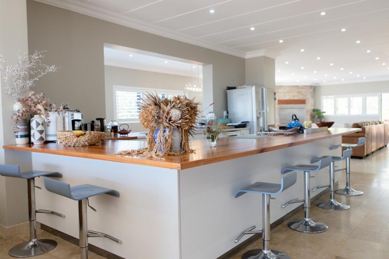 6 Bedroom Property for Sale in Walmer Estate Western Cape